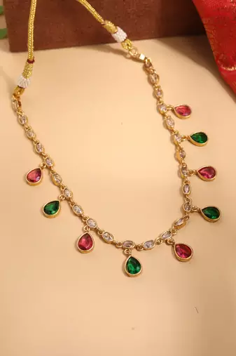 Delicate Gold Necklace Set with Red and Green Drop Stones
