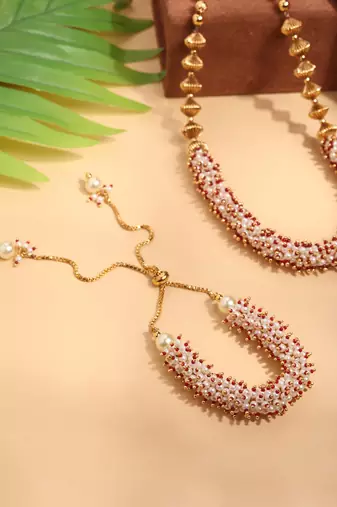 Pearl Necklace Set with Ball Chain Detailing