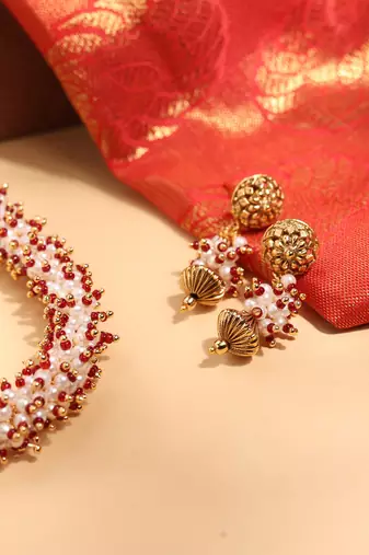 Pearl Necklace Set with Ball Chain Detailing