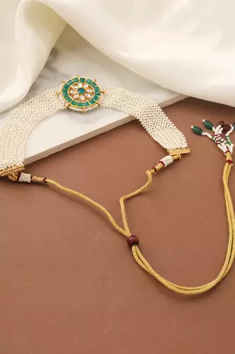 White Choker Set with Green Gold Pendant and Matching Earrings