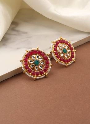 White Choker Set with Red Gold Pendant and Matching Earrings 3