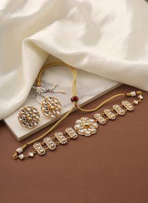 Kundan Choker Set with Floral Studs 1
