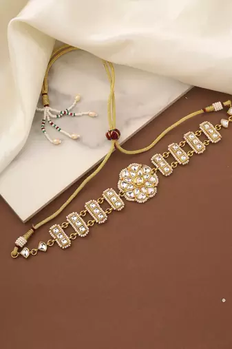 Kundan Choker Set with Floral Studs