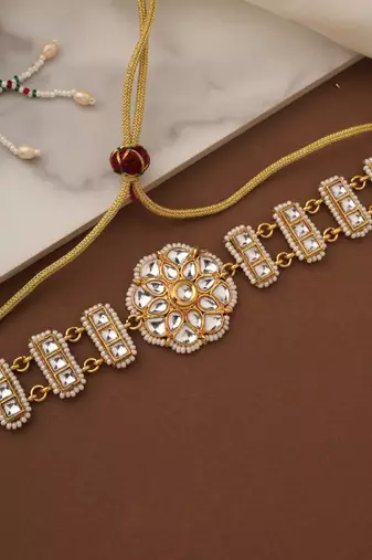 Kundan Choker Set with Floral Studs