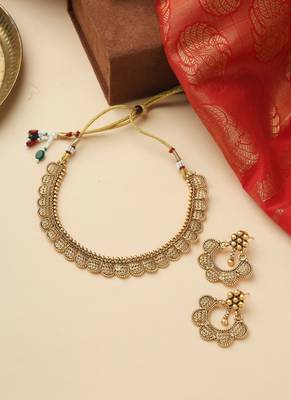 High Gold Necklace Set with Matching Earrings 1
