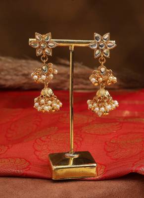 Kundan Pearl Necklace Set with Matching Earrings 3