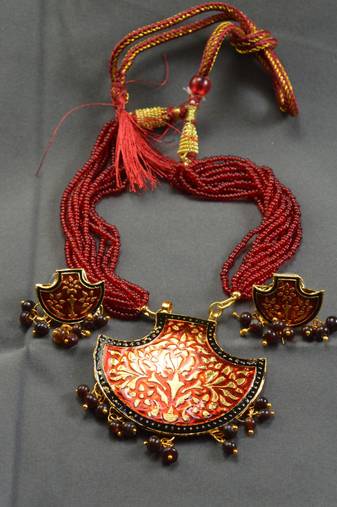 Free size brass golden stone stud pendants set