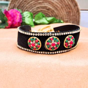 Adjustable size velvet black kunden stud  kanthi 1