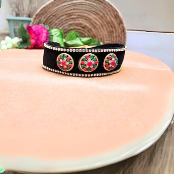 Adjustable size velvet black kunden stud  kanthi 2