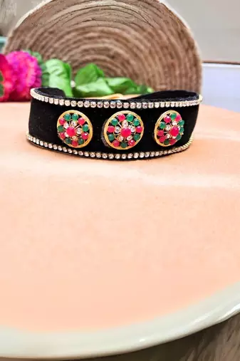 Adjustable size velvet black kunden stud  kanthi