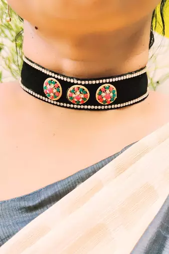 Adjustable size velvet black kunden stud  kanthi