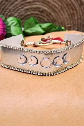 Adjustable size velvet white kunden stud  kanthi