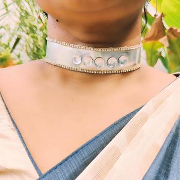 Adjustable size velvet white kunden stud  kanthi 3