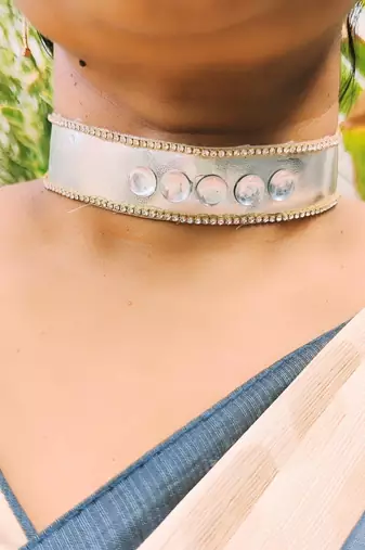 Adjustable size velvet white kunden stud  kanthi