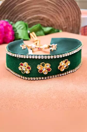 Adjustable size velvet green kunden stud  kanthi