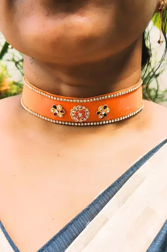 Adjustable size velvet orange kunden stud  kanthi