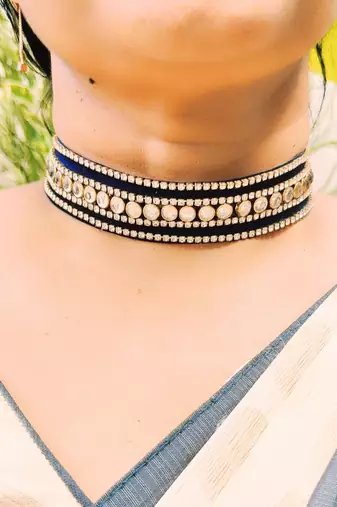 Adjustable size velvet bule kunden stud  kanthi