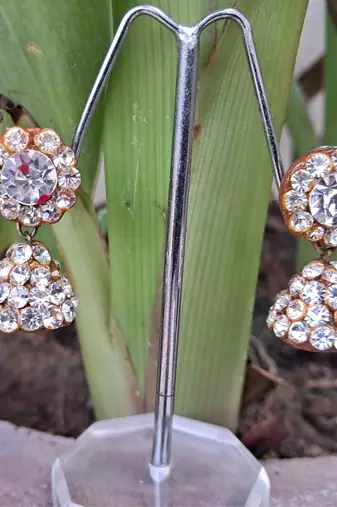 Size 1.5 inch  lakh golden stone stud jhumki