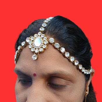 Free size brass golden stone stud matha patti 2