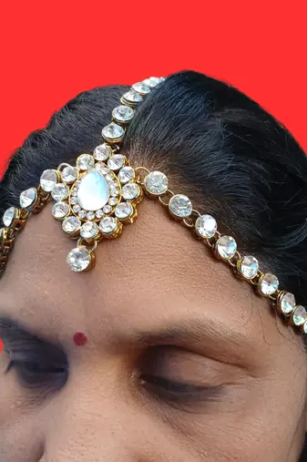 Free size brass golden stone stud matha patti