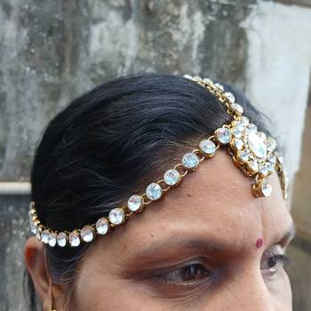 Free size brass golden stone stud matha patti 3