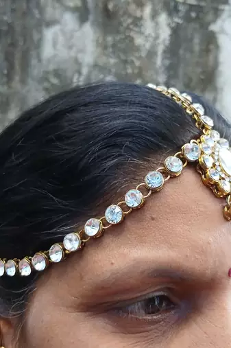 Free size brass golden stone stud matha patti