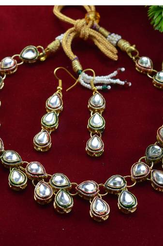 Free size brass golden stone stud necklace