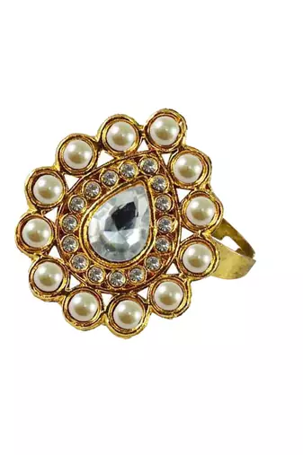 Free size brass white moti stud ring