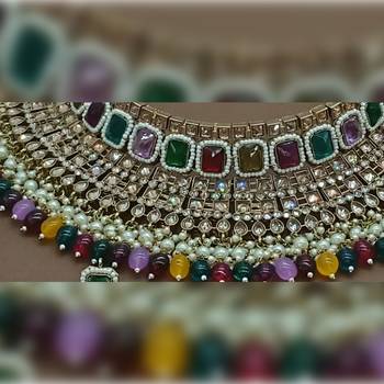 Exquisite pearl and jewel-encrusted bridal jewelry set 2