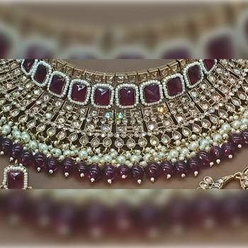Exquisite pearl and jewel-encrusted bridal jewelry set wine color 2