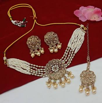 Traditional pearl choker set with kundan medallion gold-plated off white wedding jewelry maang tikka bridal collection 1