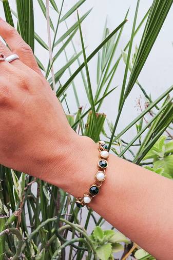 Adjustable size brass golden stone stud  bracelet
