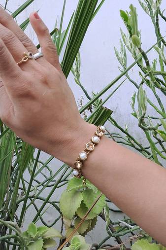 Adjustable size brass golden stone stud  bracelet