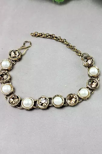 Adjustable size brass golden stone stud  bracelet