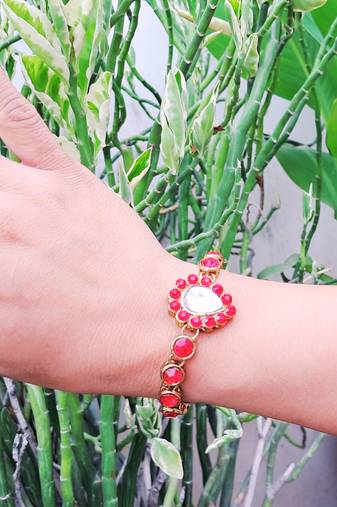 Adjustable size brass red stone stud  bracelet