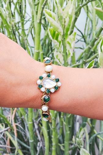 Adjustable size brass golden stone stud  bracelet