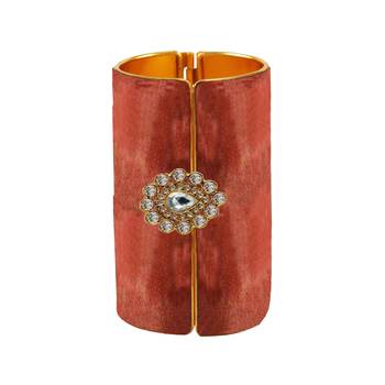 Free size brass drak pich stone stud  bracelet 3
