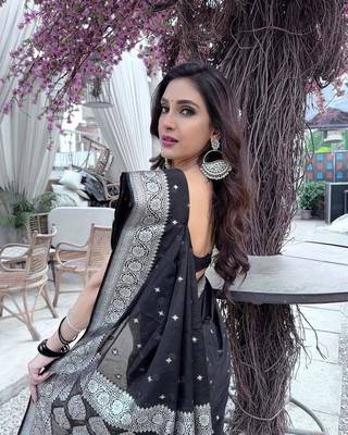 Black silk blend sarees with blouse 2