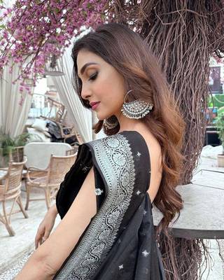 Black silk blend sarees with blouse 4