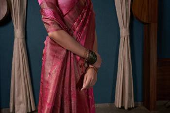 Onion Pink Zari Woven Banarasi Satin Silk Saree 3