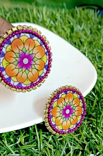 Handcrafted resin stud rs11