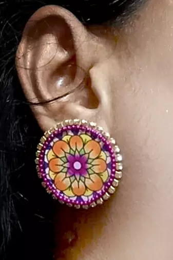 Handcrafted resin stud rs11