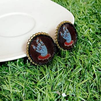 Handcrafted resin stud rs12 1