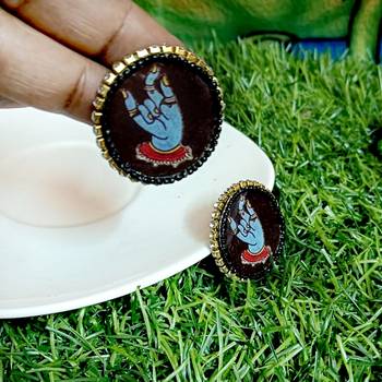 Handcrafted resin stud rs12 2