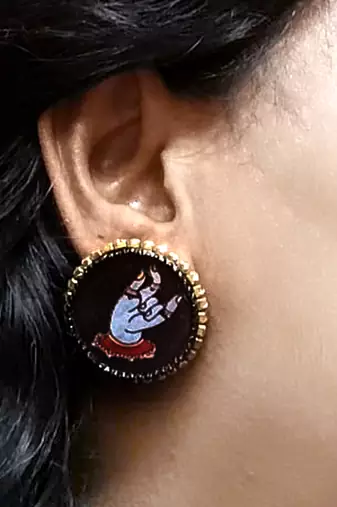 Handcrafted resin stud rs12