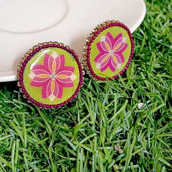 Handcrafted resin stud rs13 1