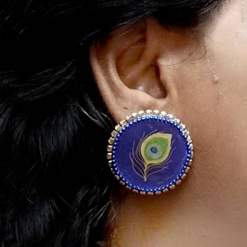 Handcrafted resin stud rs16 3