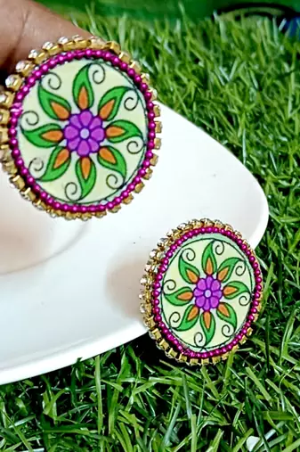 Handcrafted resin stud rs17