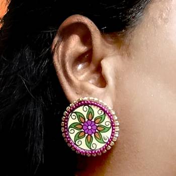 Handcrafted resin stud rs17 3