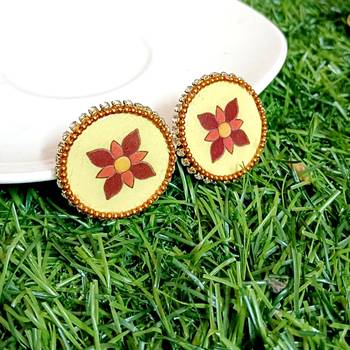 Handcrafted resin stud rs18 1
